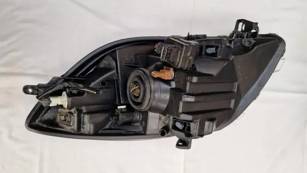 Pha droit d'occasion OEM 20-B028B pour Toyota Yaris II image 4