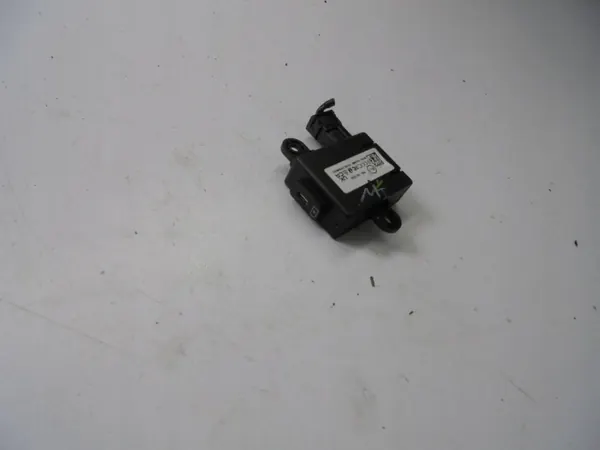 USB-portti Etuistuin Kia Sportage V OEM 96125-P1610WK image 3