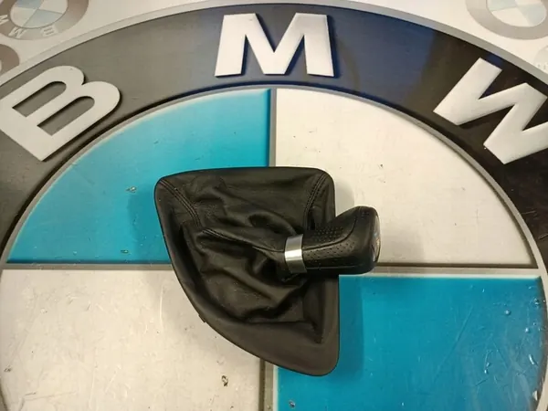 BMW E81 E87 Vaihdevaijeri + Gaiter M-Package Musta OEM image 4