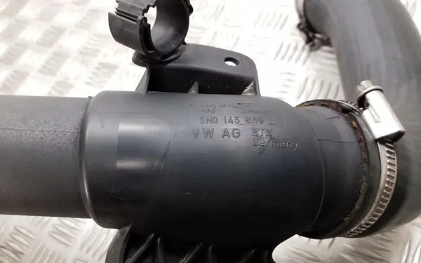 Audi Q3 8U 2013 Intercooler Schlauch image 5