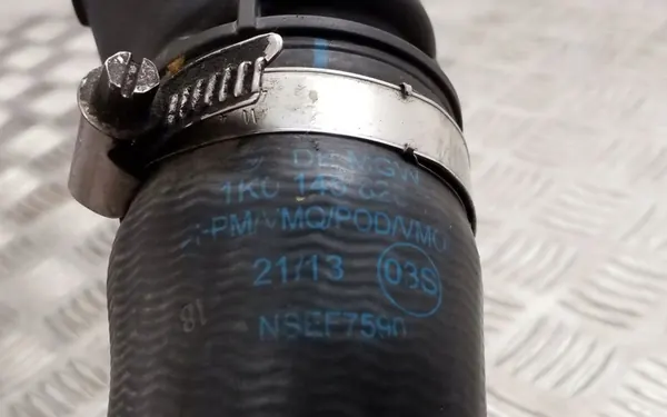 Audi Q3 8U 2013 Intercooler Schlauch image 7