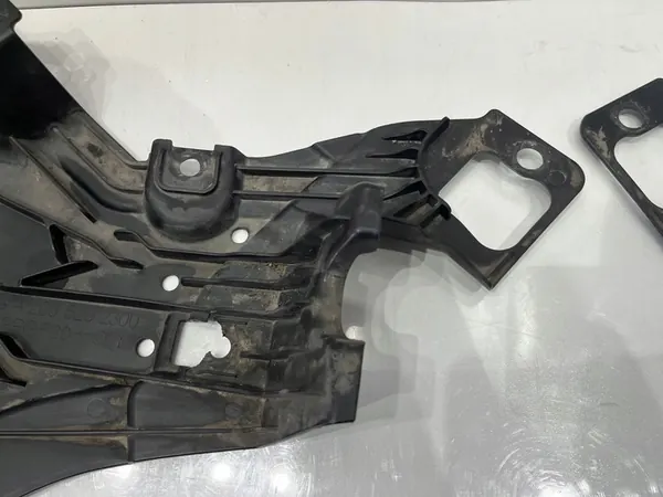 MERCEDES C-KLASA W206 Framskydd A2065202300 A2065202400 image 4