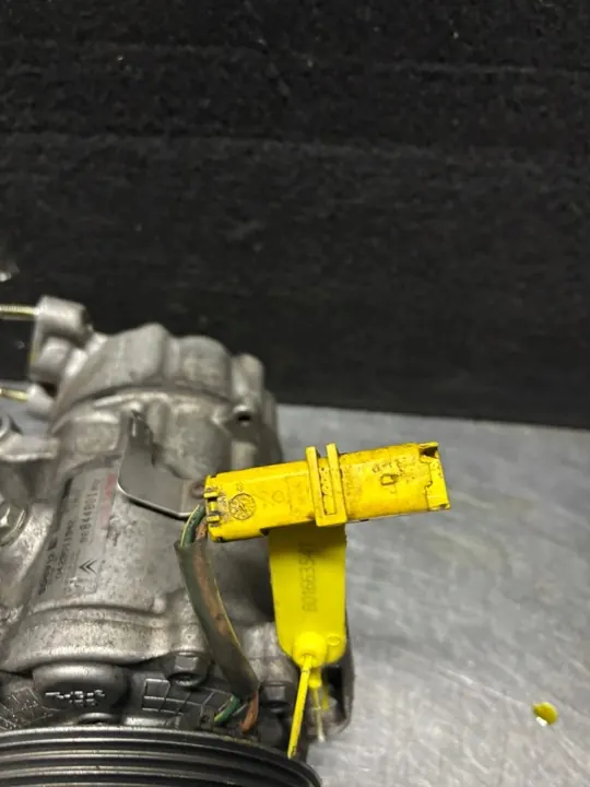 Compresseur de Climatisation Peugeot Citroen 9684480180 image 3