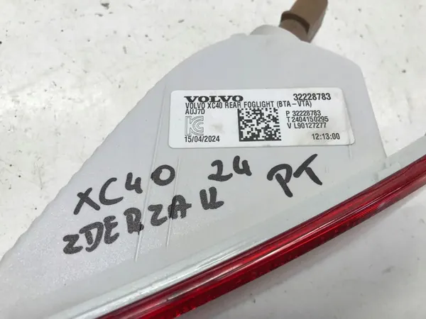 VOLVO XC40 2024 Höger Bakre Dimljus 32228783 image 6