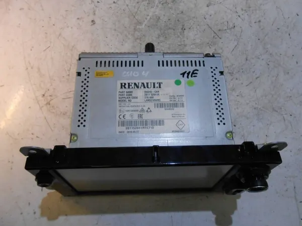 Renault Clio IV Radionäyttö OEM 281152841R image 2