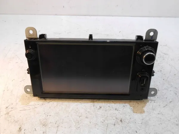 Renault Clio IV Radionäyttö OEM 281152841R image 3