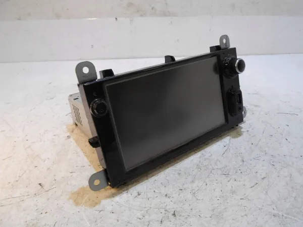Renault Clio IV Radionäyttö OEM 281152841R image 8