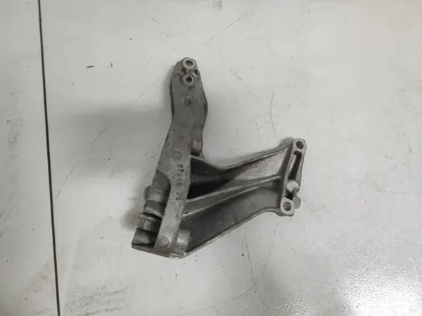 Airco-compressorbeugel OEM 0P2260885C Audi A6 RS6 image 4