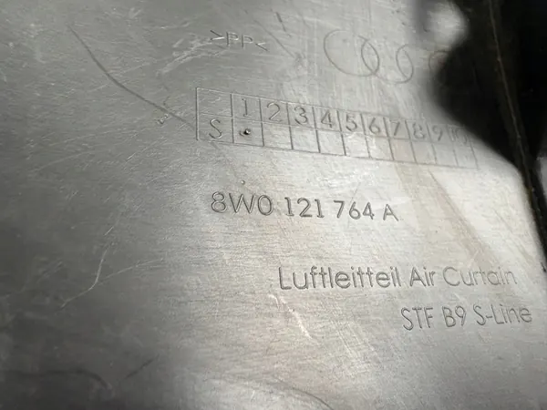 Audi A4 B9 S-Line Rechters Voorbumperrooster image 2