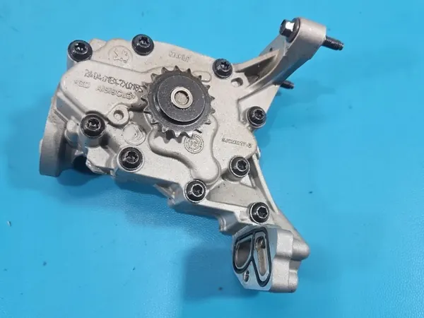 Pompe à huile d'occasion OEM 9837408880-01 Opel Grandland image 2