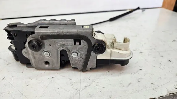 Fram vänster dörrlås Volkswagen Tiguan 5n1837015m image 4