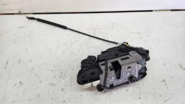 Fram vänster dörrlås Volkswagen Tiguan 5n1837015m image 5