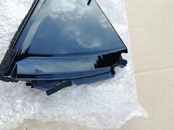 Lexus NX Rechter Achter Driehoekdeksel OEM 67487-78010 image 3