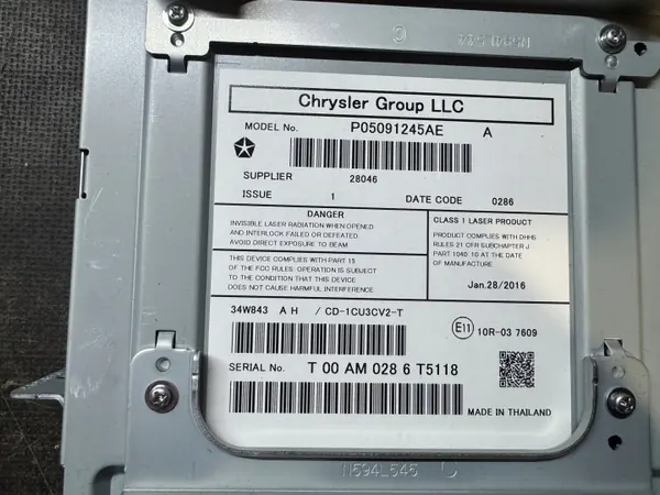 Jeep OE CD-wisselaar Lezer OEM P05091245AE image 3
