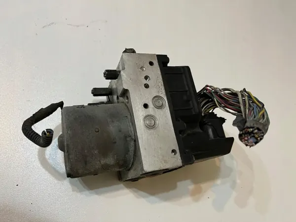 Toyota ABS-pomp Controller OEM 8954105073 Gebruikt image 3