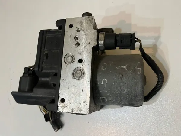 Toyota ABS-pomp Controller OEM 8954105073 Gebruikt image 4