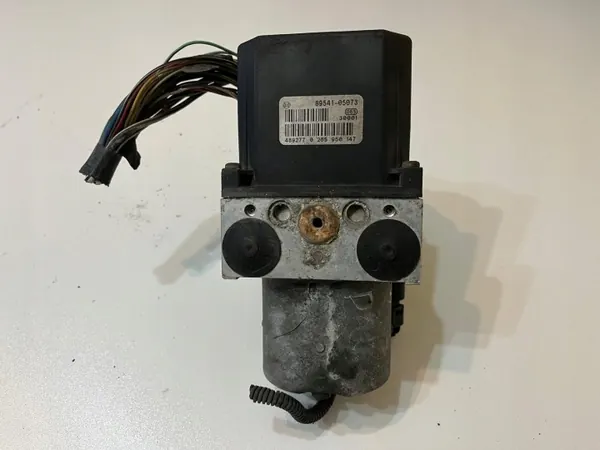 Toyota ABS-pomp Controller OEM 8954105073 Gebruikt image 5