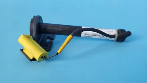 BMW 7418200 Actuateur Pyrotechnique Capot Droit image 4