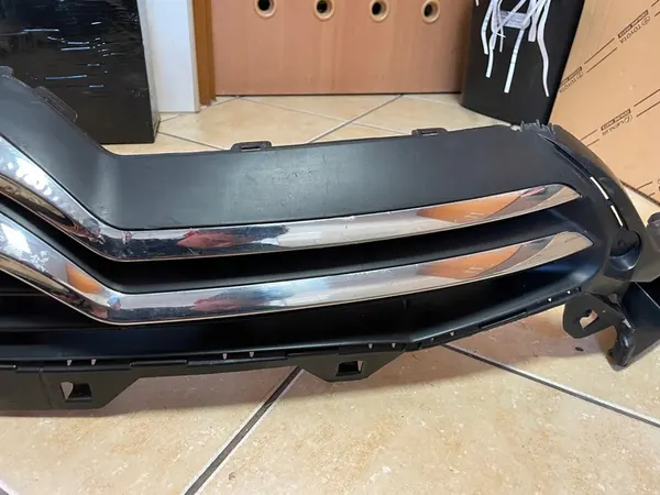 Citroen C4 Front Grill OE 7422R3 image 5