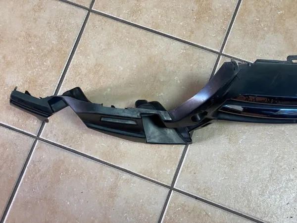 Citroen C4 Front Grill OE 7422R3 image 7