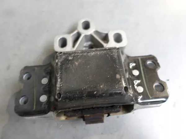 VW BEETLE 5C 2.0 TDI Supporto Cambio 6 Marce Manuale image 2