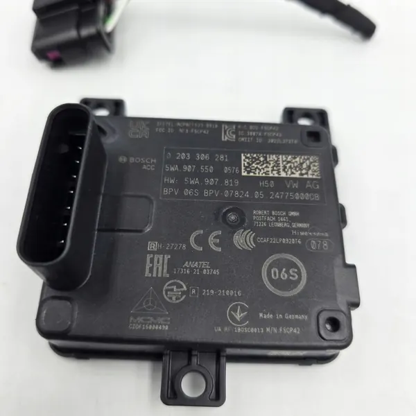 Sensor Radar ACC OEM 5WA.907.550 - Usado image 3