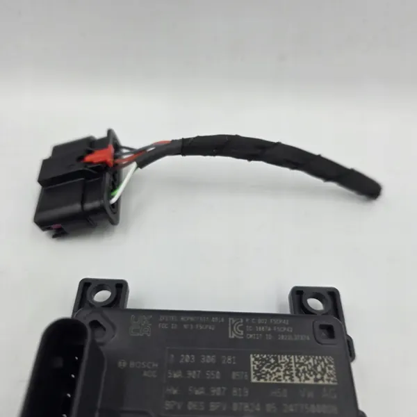 Sensor Radar ACC OEM 5WA.907.550 - Usado image 4