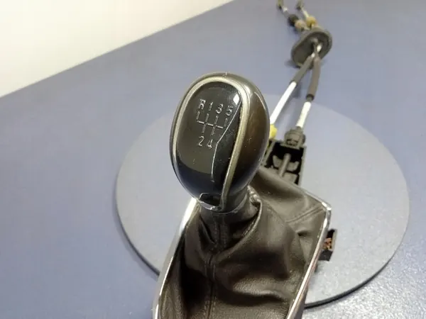 OPEL ASTRA J IV Vaihteenvalitsin 55575258 image 2