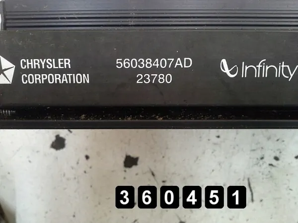 Jeep Audio-Verstärker OEM AM-360451 Gebraucht image 4