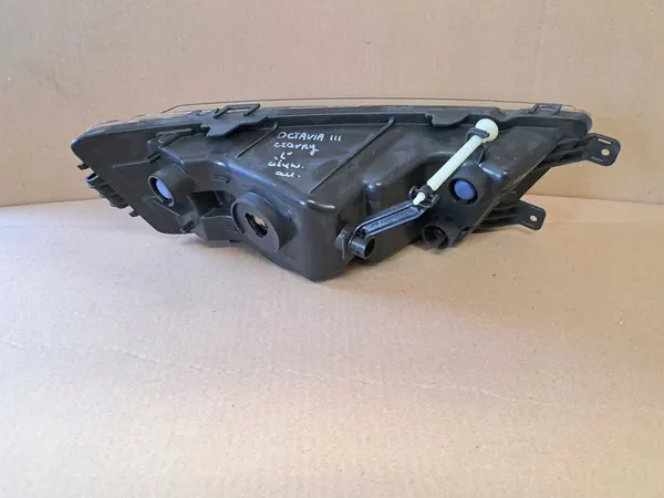 SKODA OCTAVIA III LIFT FAROL ESQUERDO HALÓGENO image 3