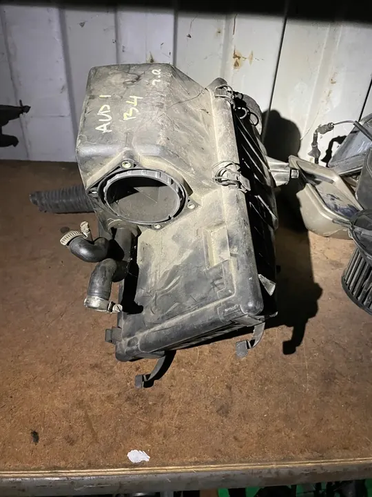 Ilmansuodattimen kotelo Audi 80 B4 image 4
