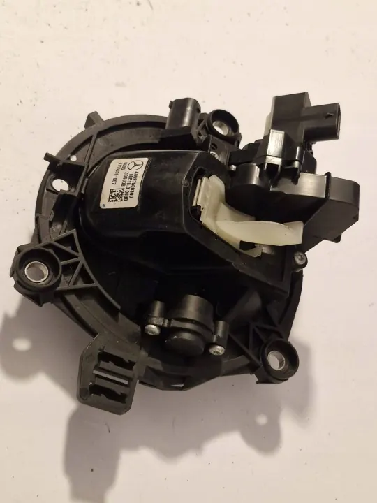 Poignée de coffre arrière Mercedes E W213 OEM A0997500300 image 2