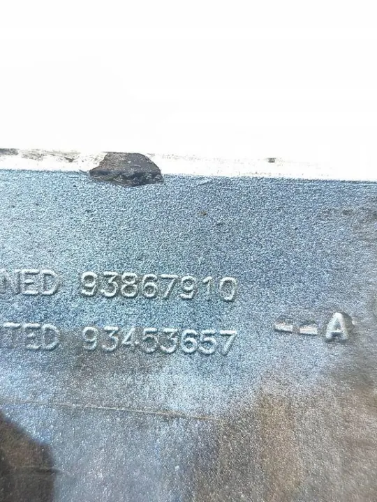 Polttoainesäiliön kansi OEM 93867910 Opel Vivarolle image 2