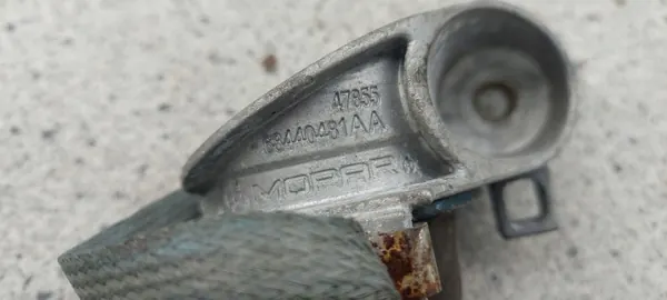 Soporte de escape Jeep OE 68440481AA lado izquierdo image 3