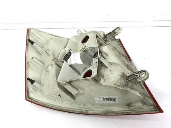 Luz trasera derecha Skoda Rapid image 10