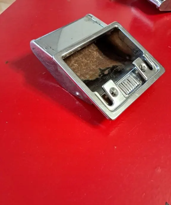 Cinzeiro OEM L13460 para Cadillac Eldorado Seville image 2