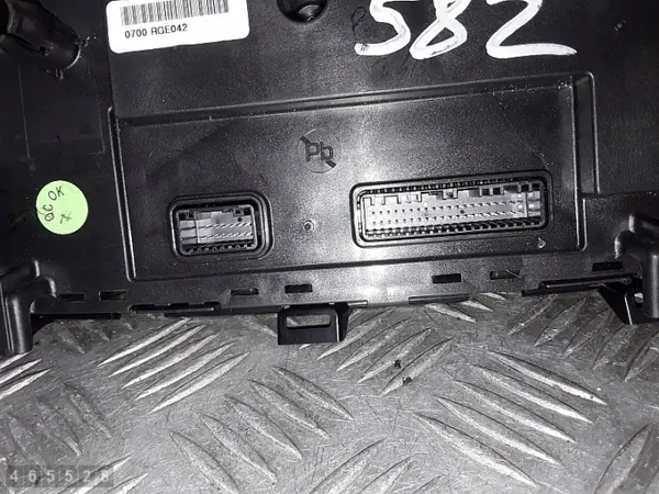 Hyundai Bayon ilmastointiohjausmoduuli OEM 97250Q0700 image 6