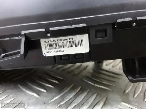 Hyundai Bayon ilmastointiohjausmoduuli OEM 97250Q0700 image 8