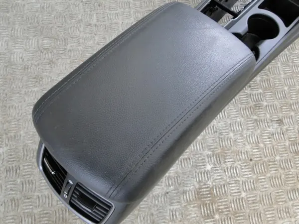 Accoudoir central OEM pour Hyundai Tucson III image 5