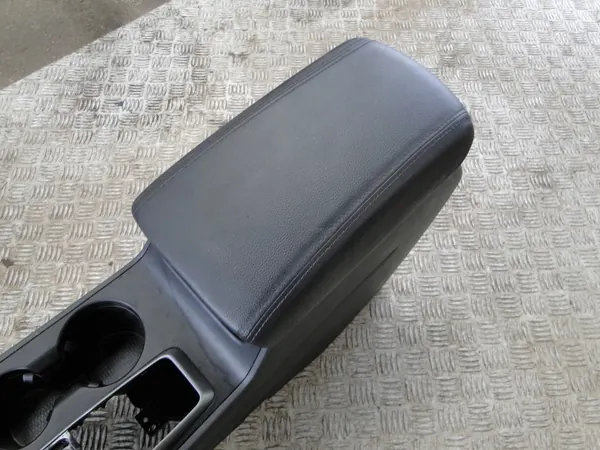 Accoudoir central OEM pour Hyundai Tucson III image 6