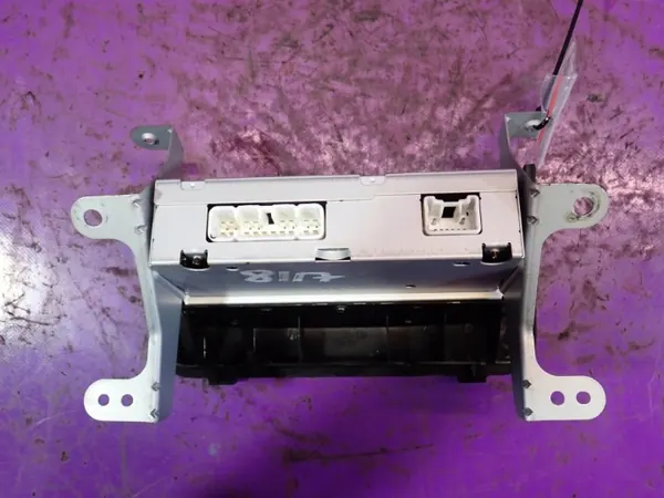 Toyota Yaris Verso 99-06 radio display OEM 86110-52030-C0 image 5
