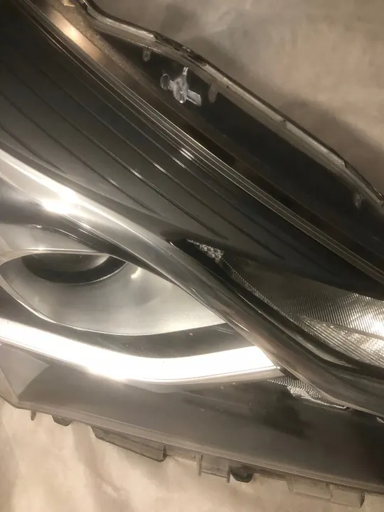 Lámpara Derecha Toyota Yaris III 2017 811300DJ90 Original image 4