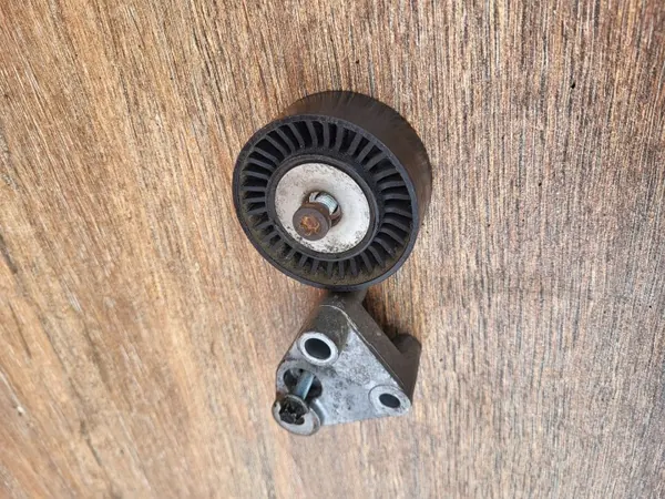 Polea tensor de correa Jeep OE A6652020040 image 3