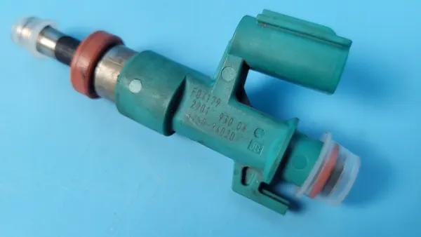 Einspritzdüse OEM 23250-24020 für Toyota RAV4 V 2.0 image 4