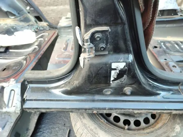 Pilar de Puerta Derecho OEM 398228 para Dacia Duster I 2010-2013 image 3