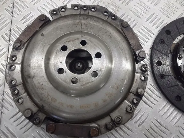 Placa de pressão de embreagem com disco Audi A3 1.6 image 4