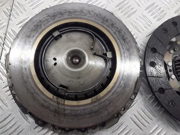 Placa de pressão de embreagem com disco Audi A3 1.6 image 6