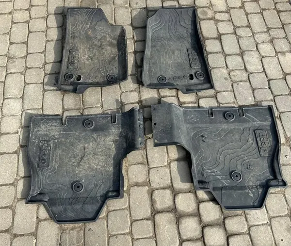 Gummimatten & Scheibenwischer Jeep Wrangler JL 4D - Gebraucht image 2