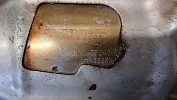 Catalizador Ford OEM JB3G-5F297-BF usado image 3
