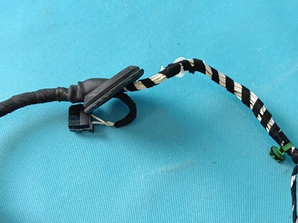 Harness Puerta Trasera Derecha OEM 5NA971694BQ VW Tiguan image 9
